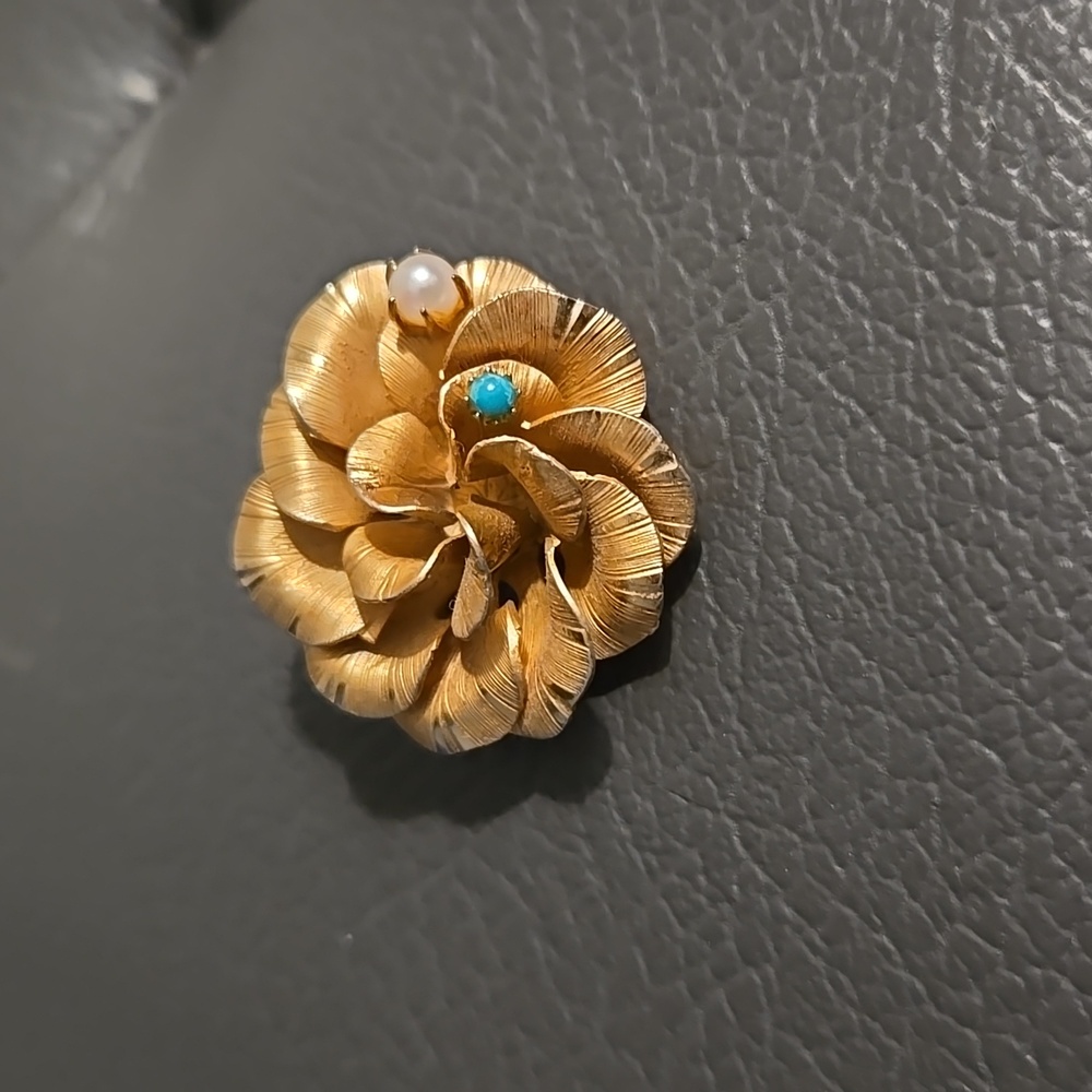Gold antique Brooch